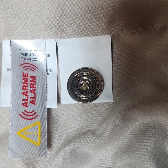 Laura Blazer - Picture 11 of 14